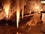 a_moravsky_kras_jeskyne_stalagmit.jpg